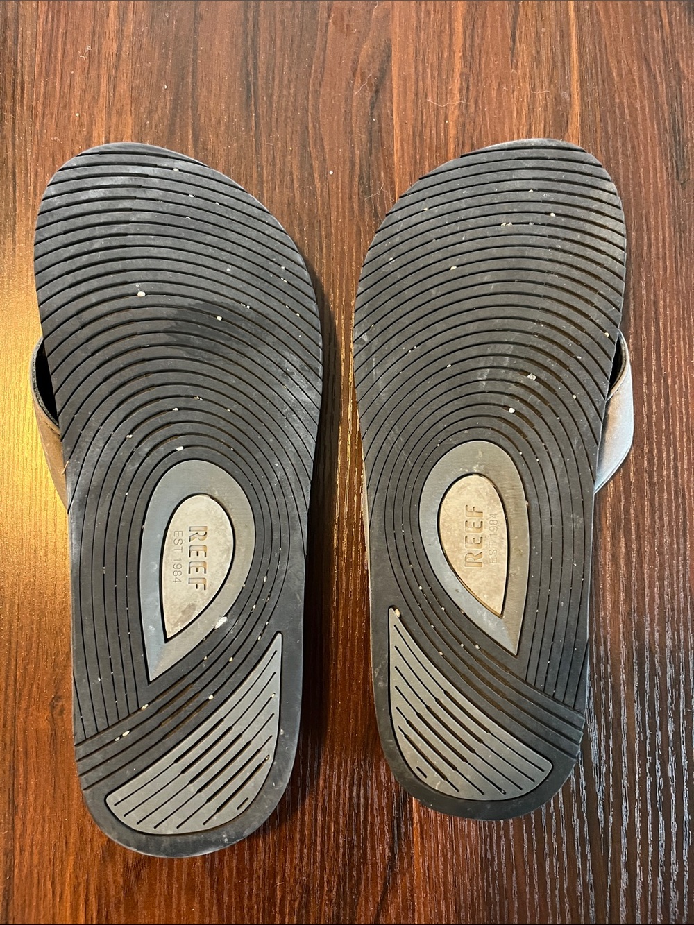 Reef Men's Leather Flip Flop Sandals in Grey - Picture 2 of 3